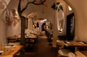 Croquetas de curry y gamba roja en tempura del restaurante Arko, mejores restaurantes japoneses de Barcelona